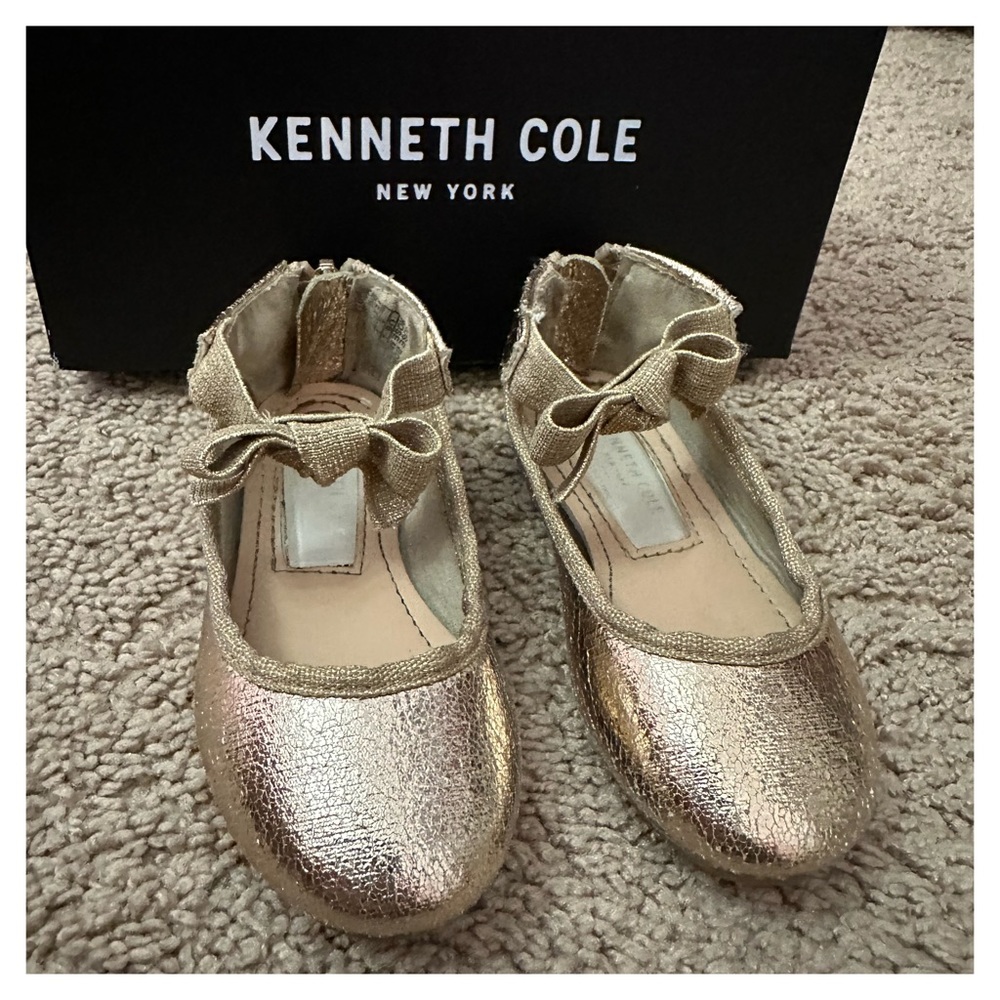 🆕 {Kenneth Cole NY} Rose Bow Ballet Flats
